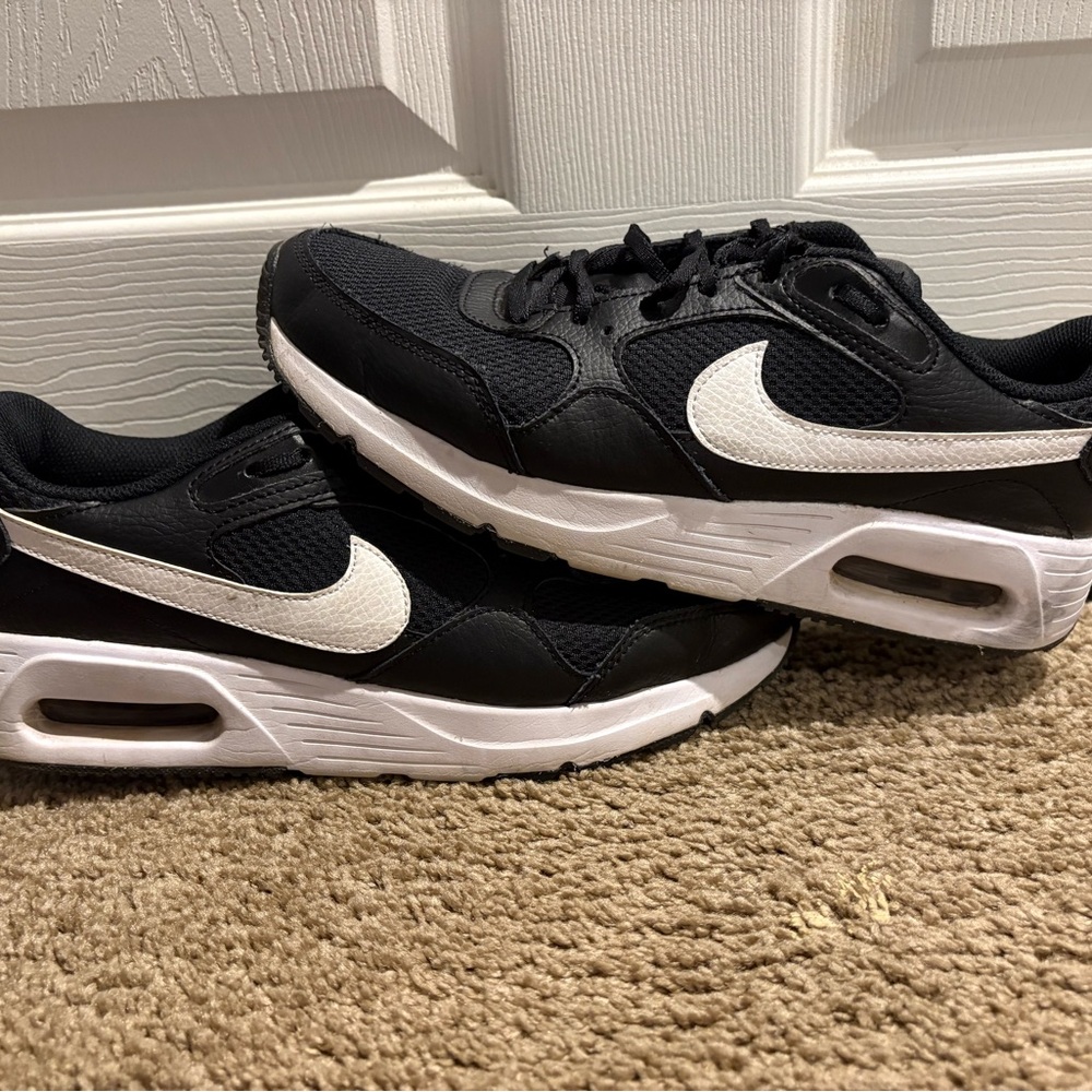 Nike Air women’s 10.5 Sneakers